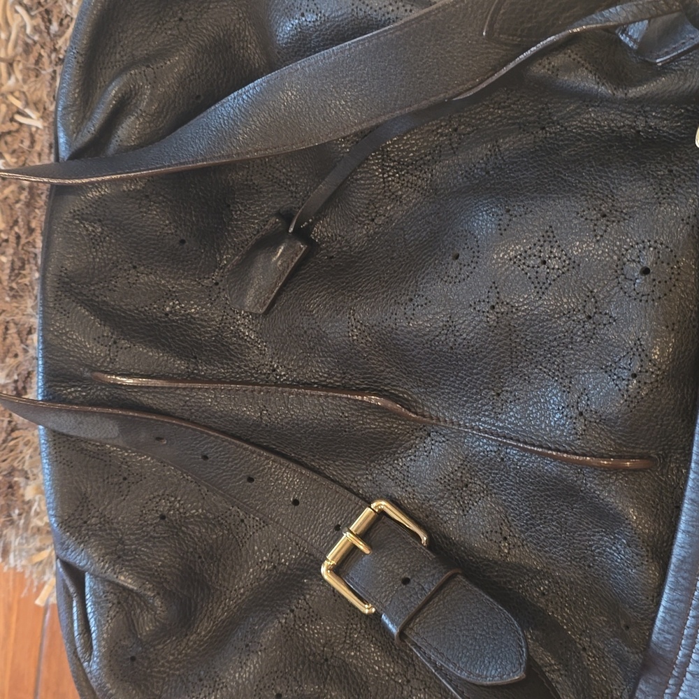 Louis Vuittom Mahina Hobo - Picture 17 of 17